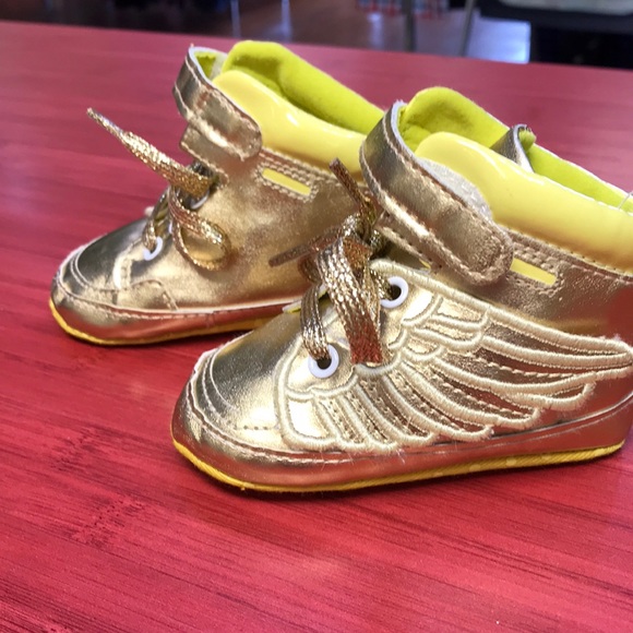 ***Gold Infant Sneakers. - Picture 3 of 4